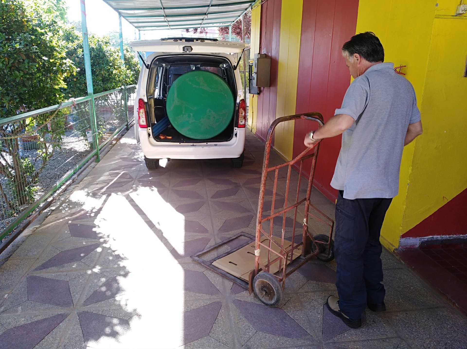 Aguas Grises - Escuela España