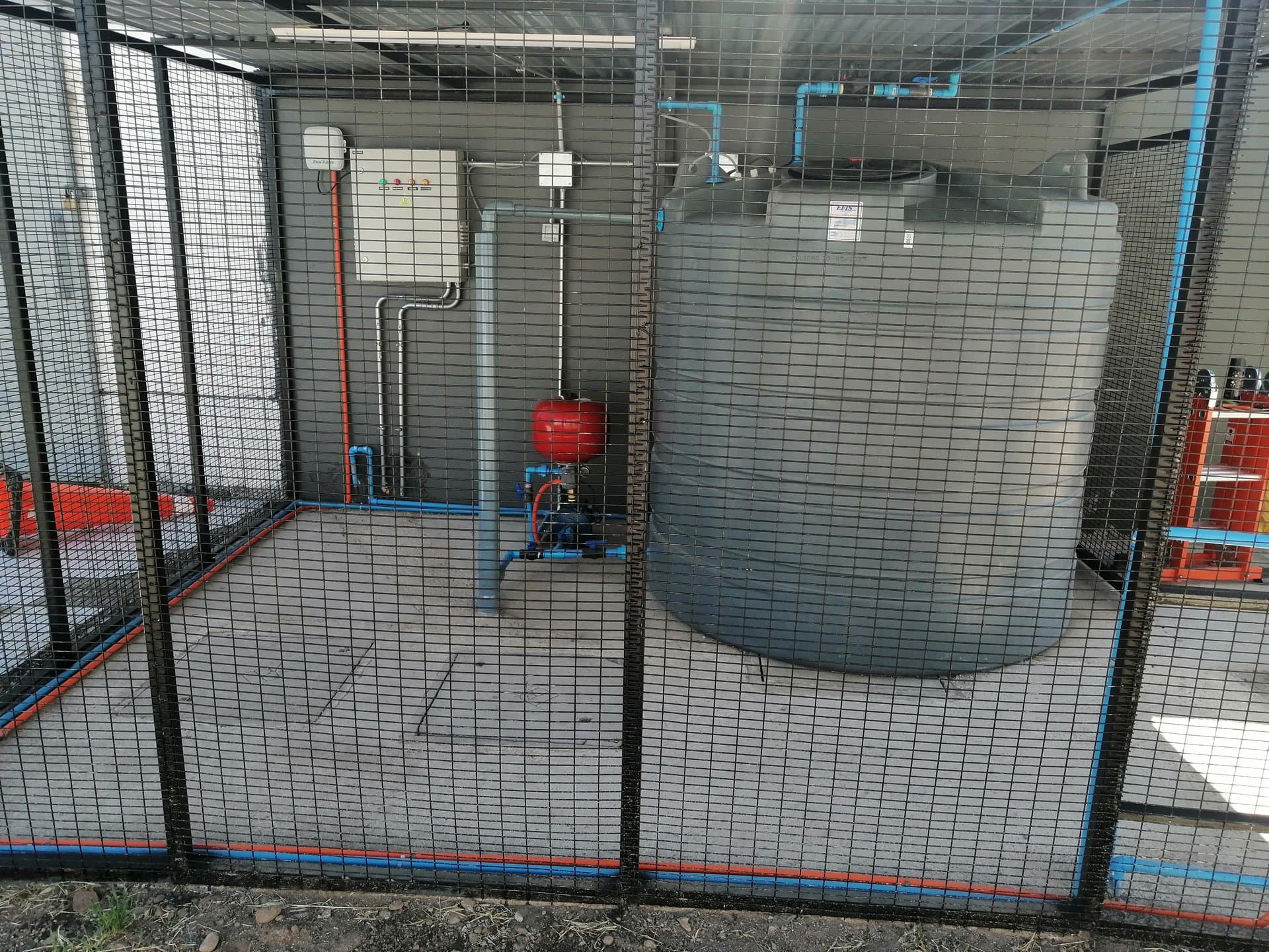 Sistema de reciclaje de aguas grises